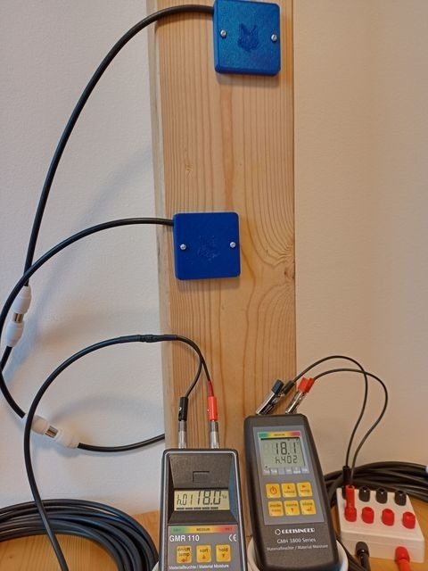img 4 Obr. č. 4 Měření pasivních vlhkostních bodů různými vlhkoměry se zapojením propojovacích kabelů délky 10 m